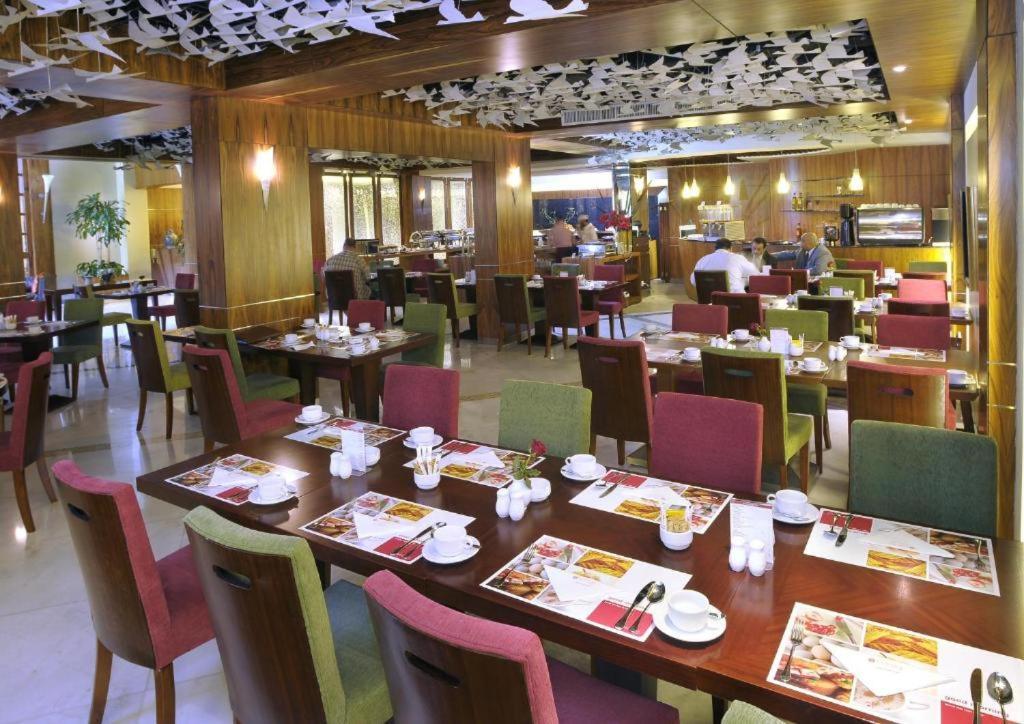 รามาดา บาย วินด์แฮม อัลโคบาร์ คิงอับดุลลาห์สตรีท Hotel อัลโคห์บาร์ ภายนอก รูปภาพ