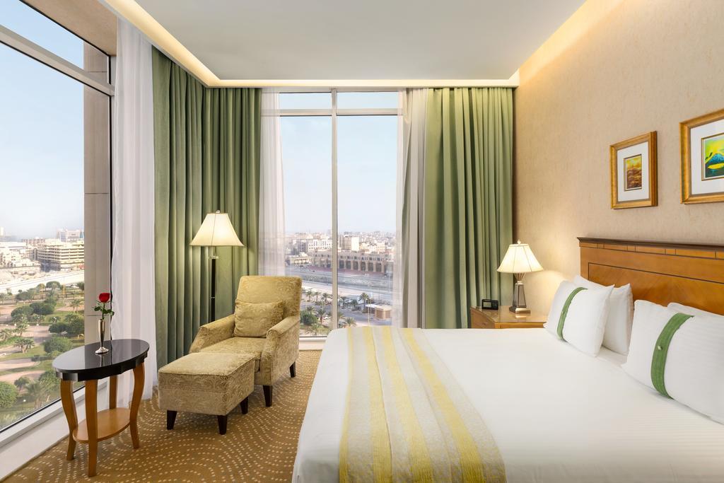 รามาดา บาย วินด์แฮม อัลโคบาร์ คิงอับดุลลาห์สตรีท Hotel อัลโคห์บาร์ ภายนอก รูปภาพ