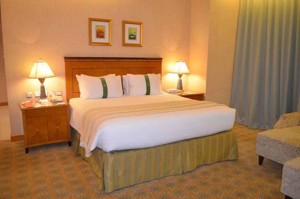รามาดา บาย วินด์แฮม อัลโคบาร์ คิงอับดุลลาห์สตรีท Hotel อัลโคห์บาร์ ภายนอก รูปภาพ