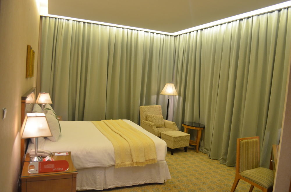 รามาดา บาย วินด์แฮม อัลโคบาร์ คิงอับดุลลาห์สตรีท Hotel อัลโคห์บาร์ ภายนอก รูปภาพ