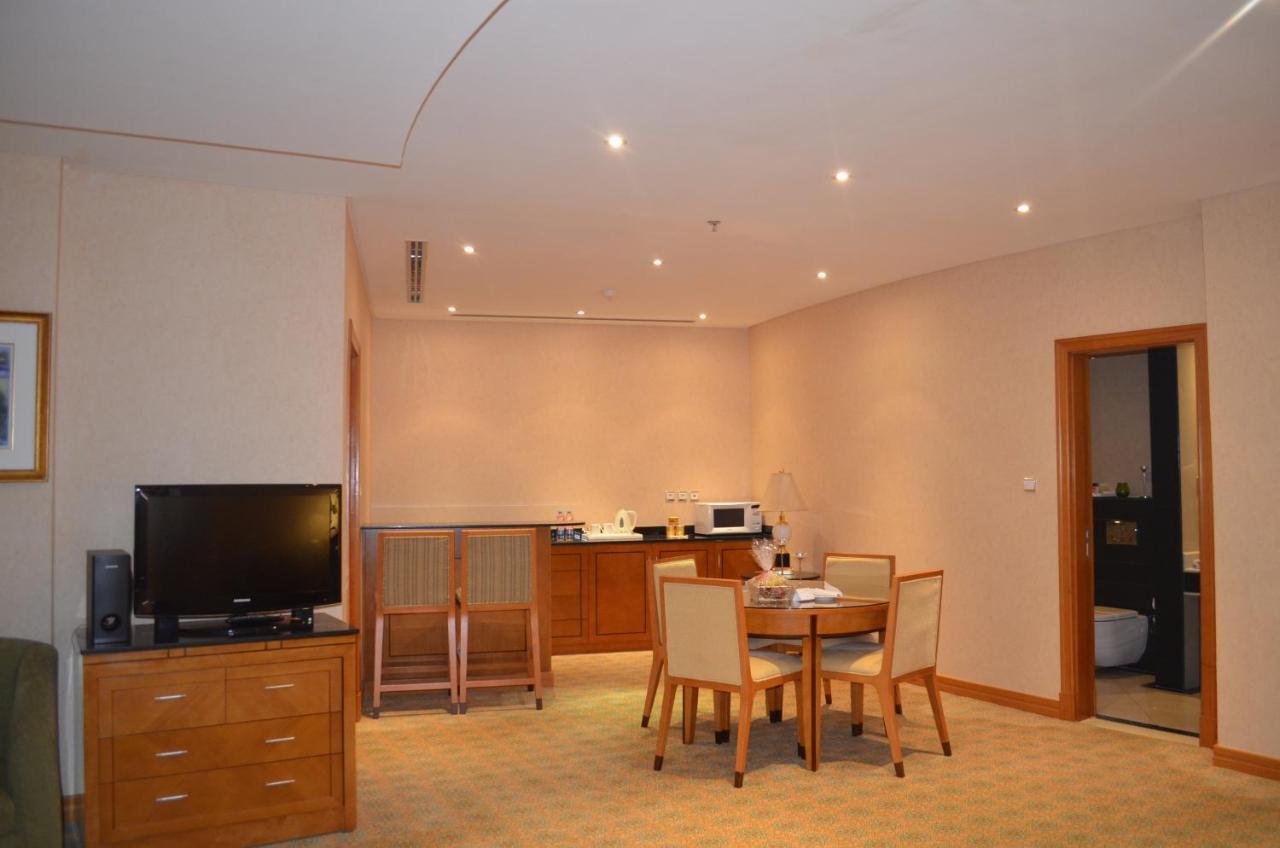 รามาดา บาย วินด์แฮม อัลโคบาร์ คิงอับดุลลาห์สตรีท Hotel อัลโคห์บาร์ ภายนอก รูปภาพ
