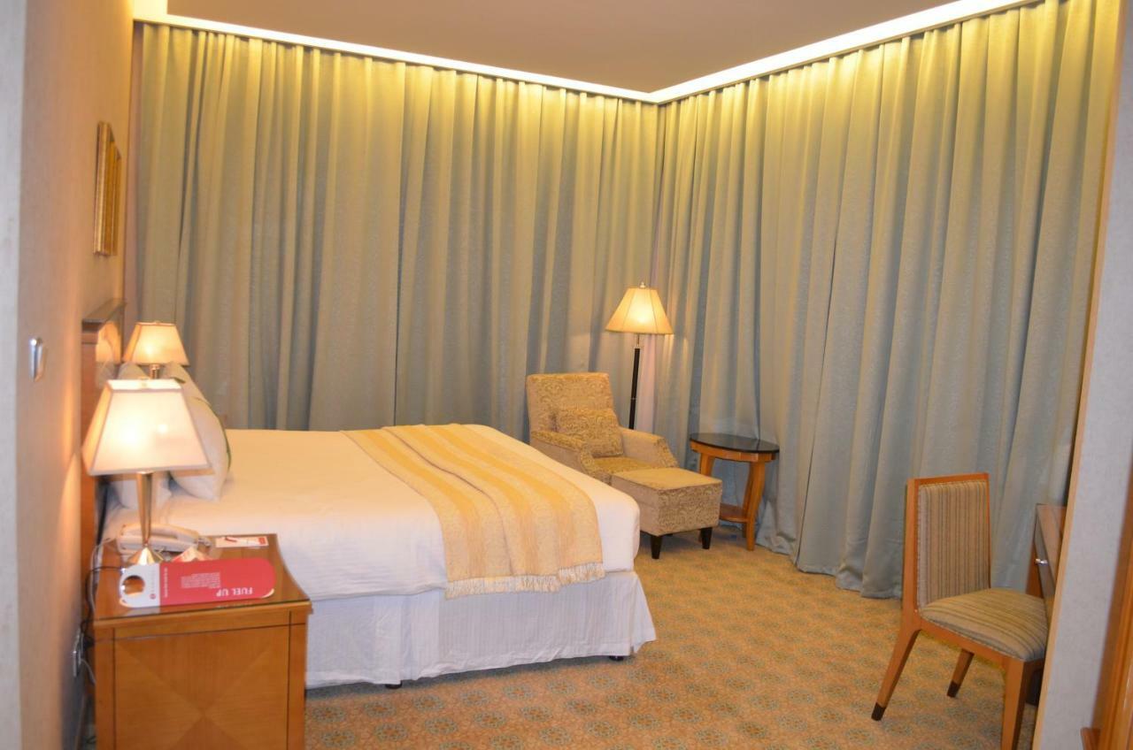 รามาดา บาย วินด์แฮม อัลโคบาร์ คิงอับดุลลาห์สตรีท Hotel อัลโคห์บาร์ ภายนอก รูปภาพ